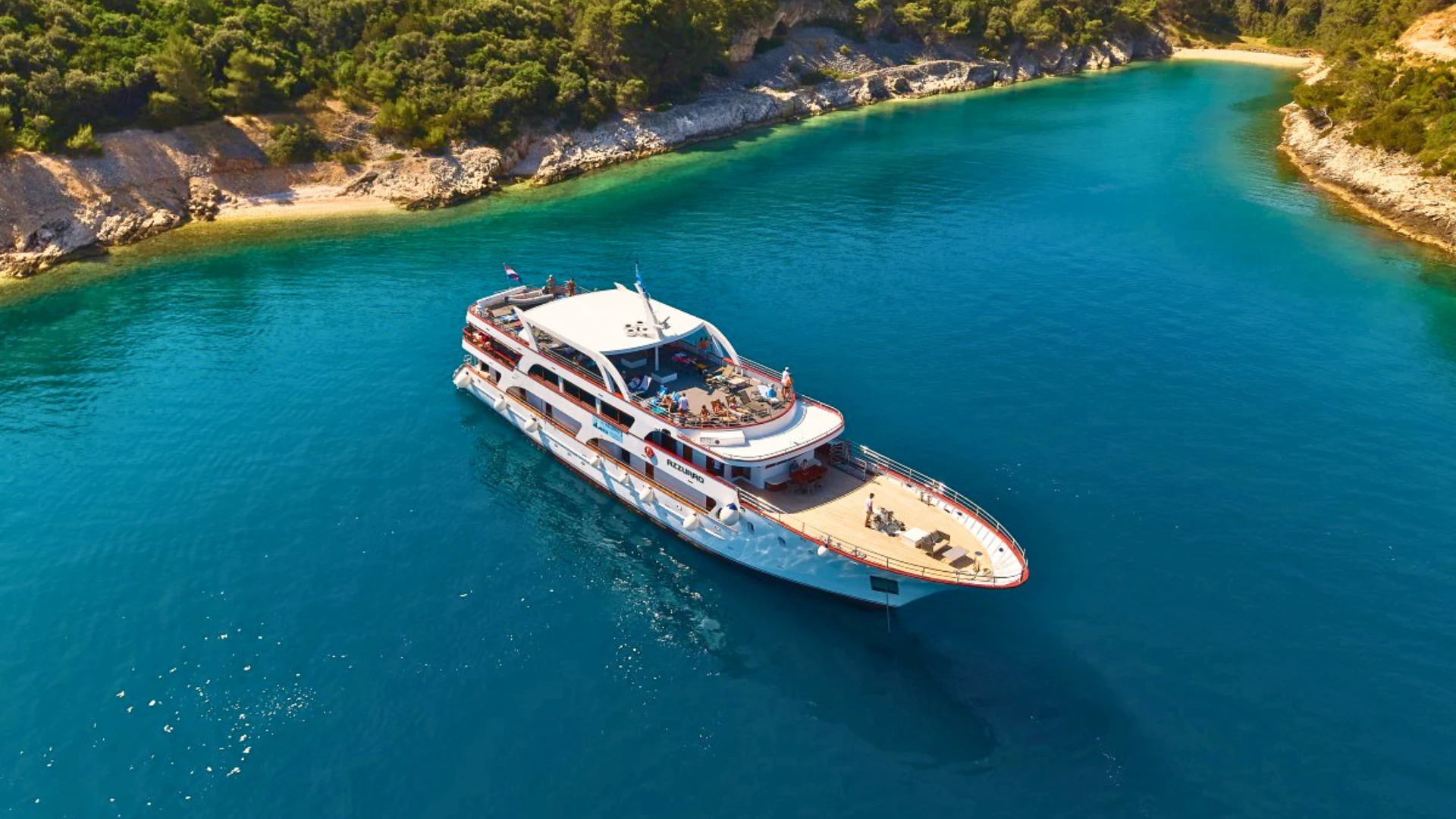 Azzuro cruise ship